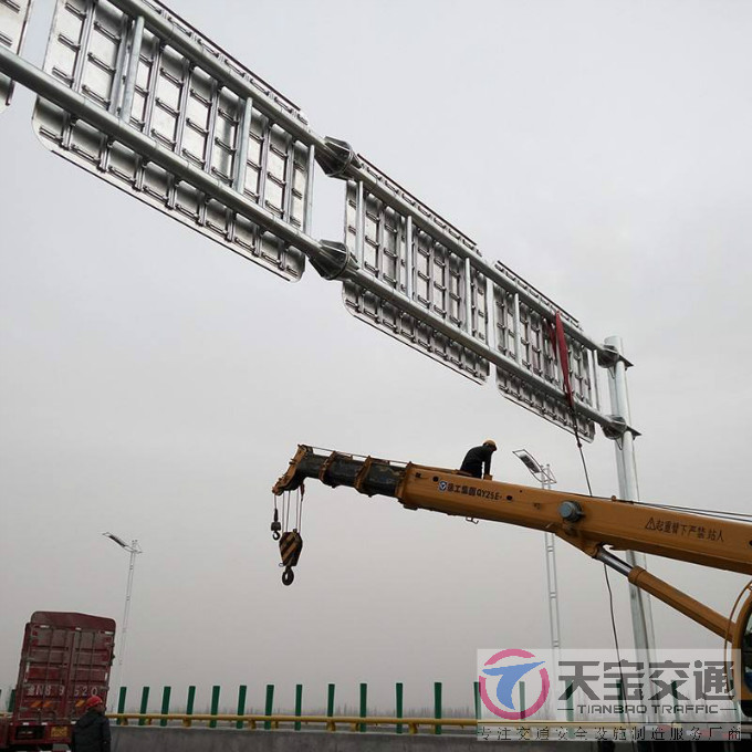 重庆高速公路标志杆厂家 指引着人们安全行驶